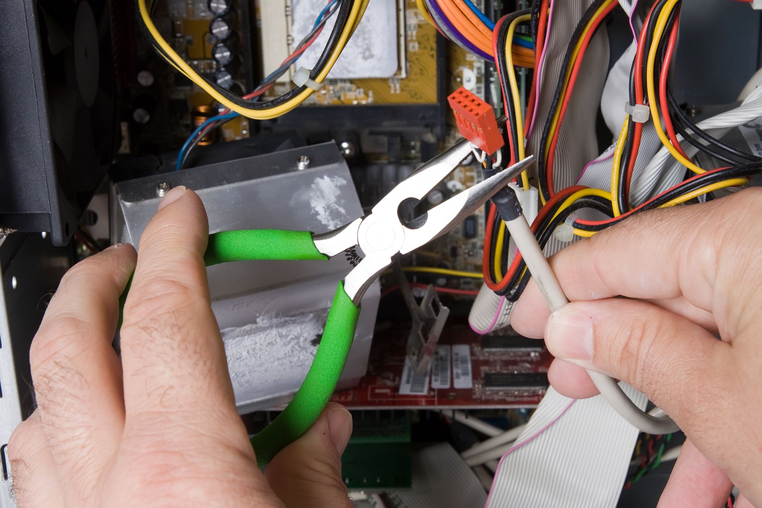 6 Reminders Before You Hire an Industrial Electrician