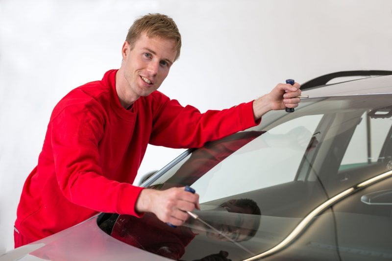 How to Find a Decent Glass Tinting Service in Tucson