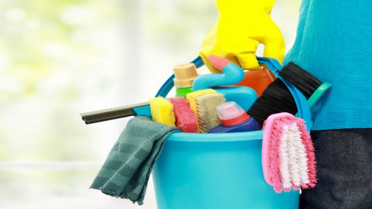 Why Should You Choose Refillable Cleaning Products?