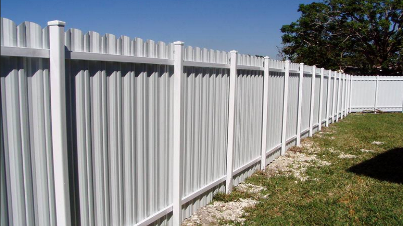 The Advantages of Choosing a Vinyl Fence For Your Florida Home