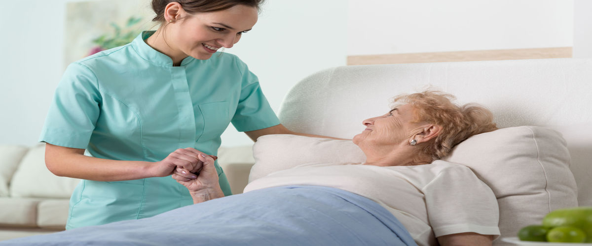 Signs You Should Look for a Part-Time Senior Care Job in Minneapolis, MN