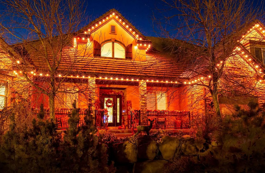 Light Up Your Avondale Home for Christmas With Professional Installers